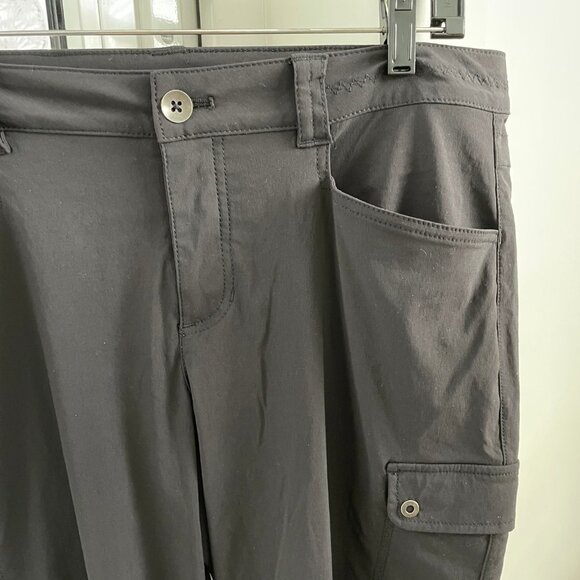 Eddie Bauer Pull On Cropped Capri Nylon Cargo Pants Easy Care Black Sz 12 - Picture 4 of 15